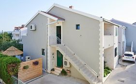 Apartments Vujina